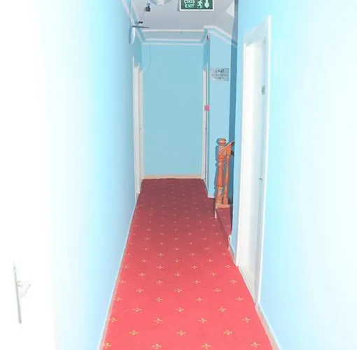 Volkii Otel1 2*